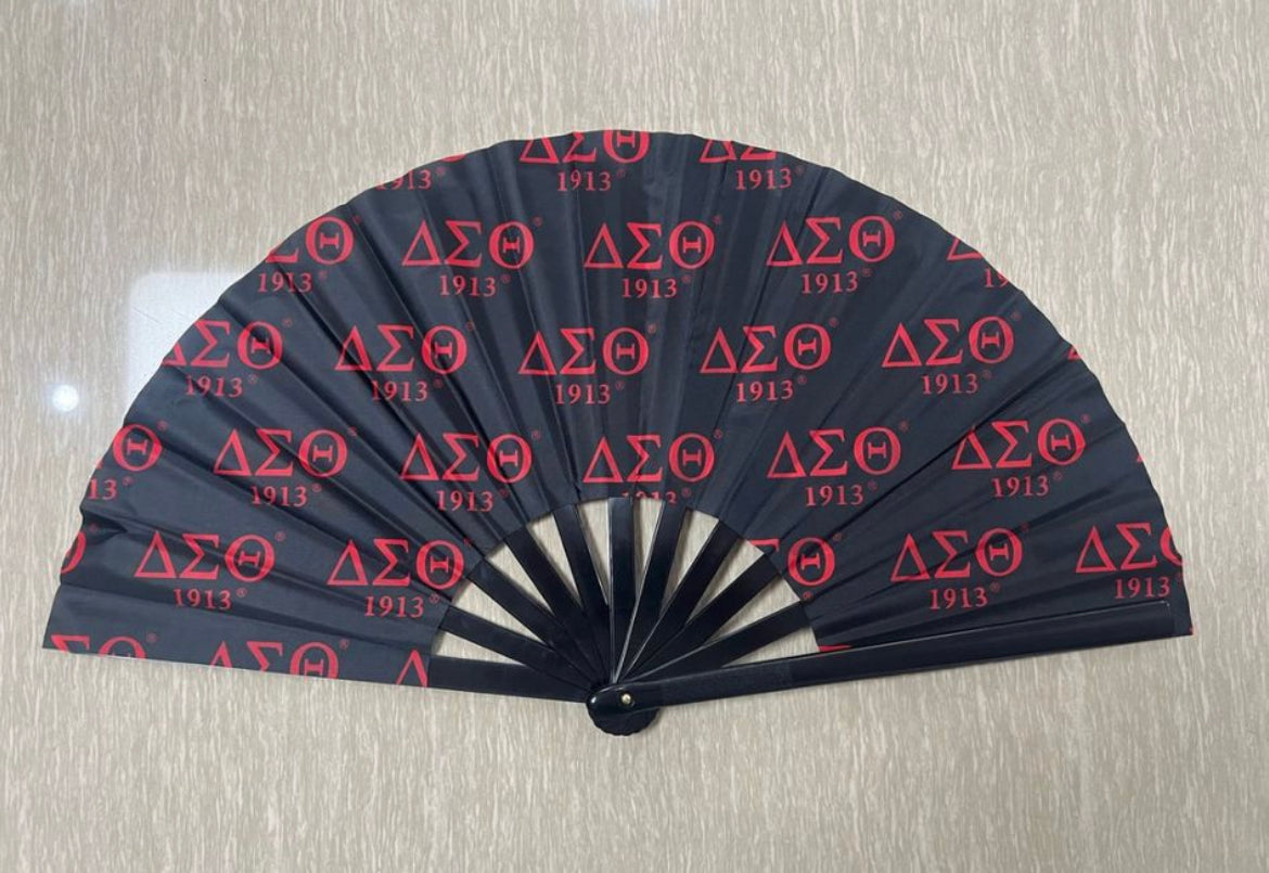 Plastic handle large CLACKING Delta Fan- Red and White