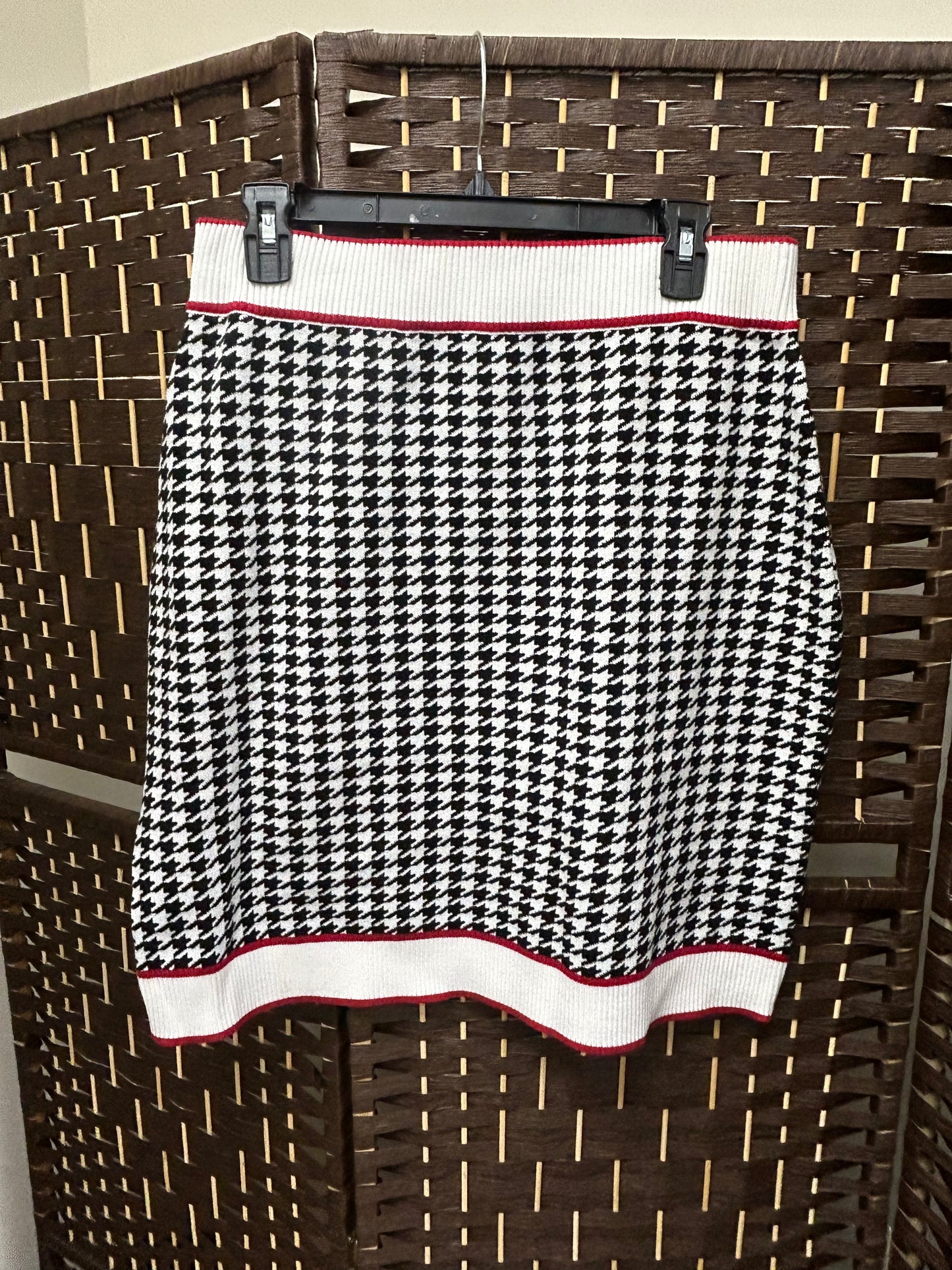 DST Houndstooth Skirt