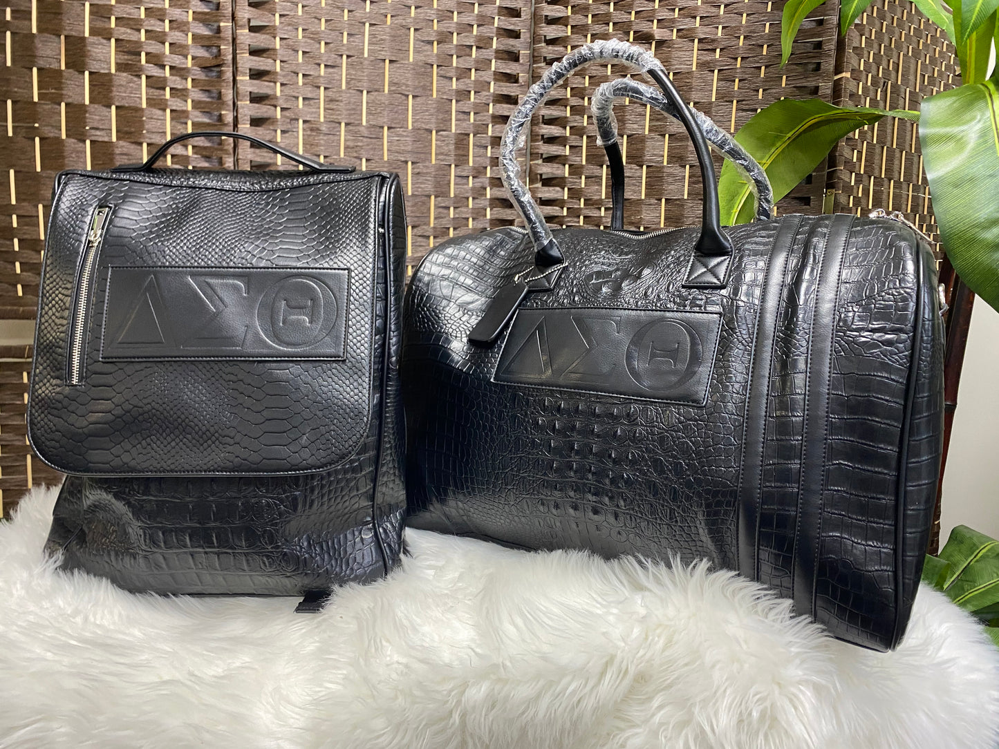 Deluxe Delta Travel Set - with WHEELS