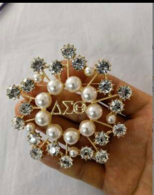DST-- 9 Pearl Custom Brooch