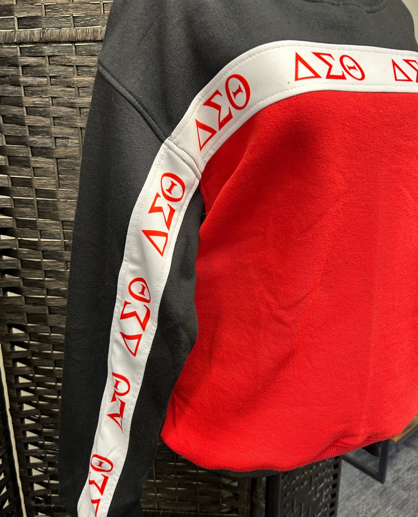 DST premium sweatshirt