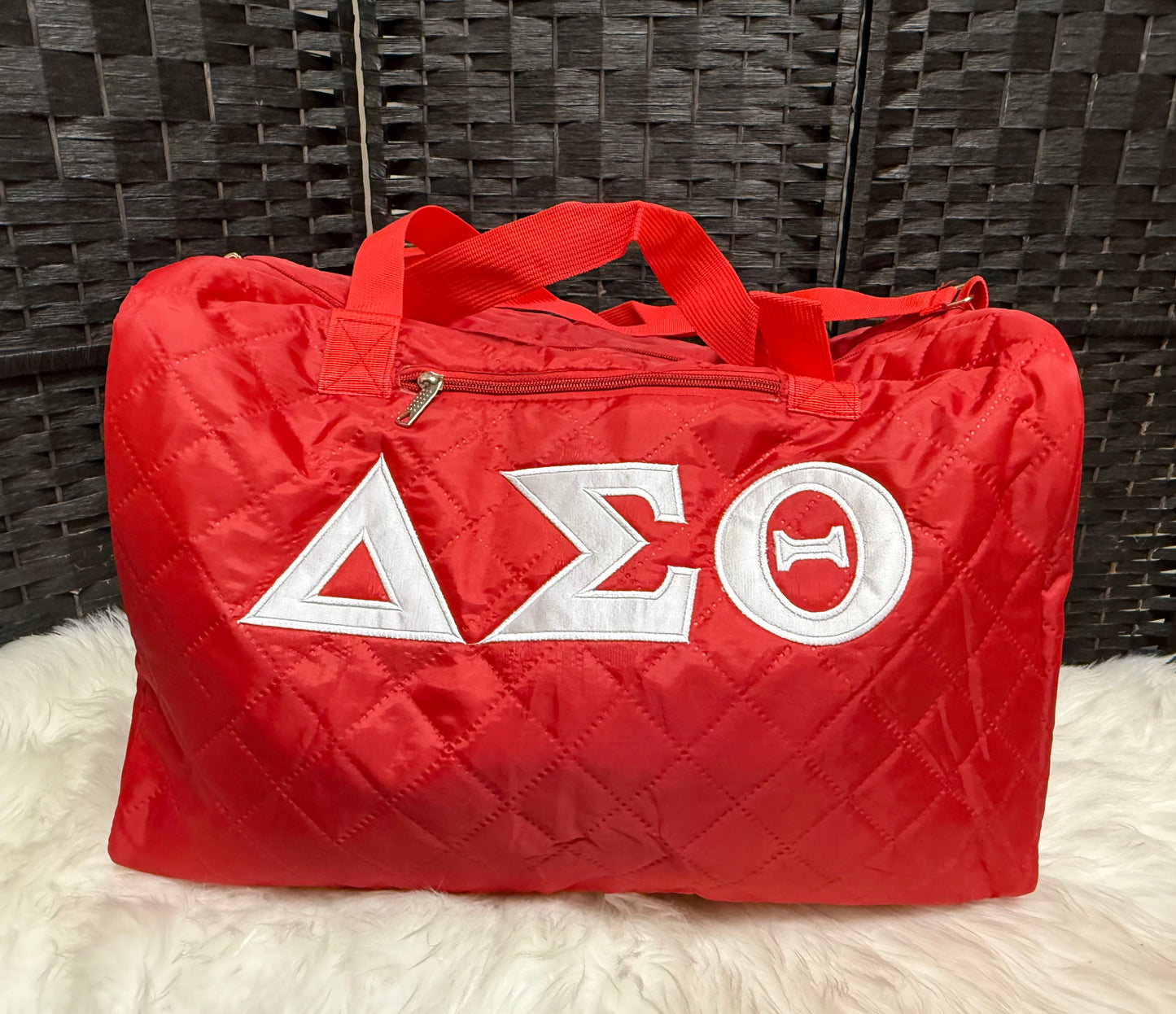 -RED Delta quilted bag