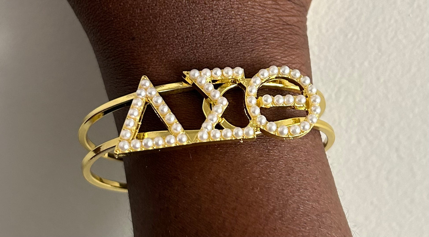 Delta Sigma Theta Pearl Bracelet (multiple colors)