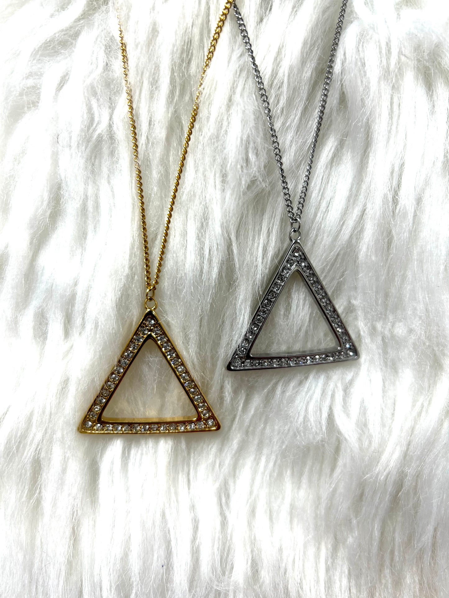 Delta Sigma Theta - speckled Pyramid Necklace